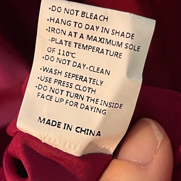 Elegant Red Midi Dress - Picture 9 of 9